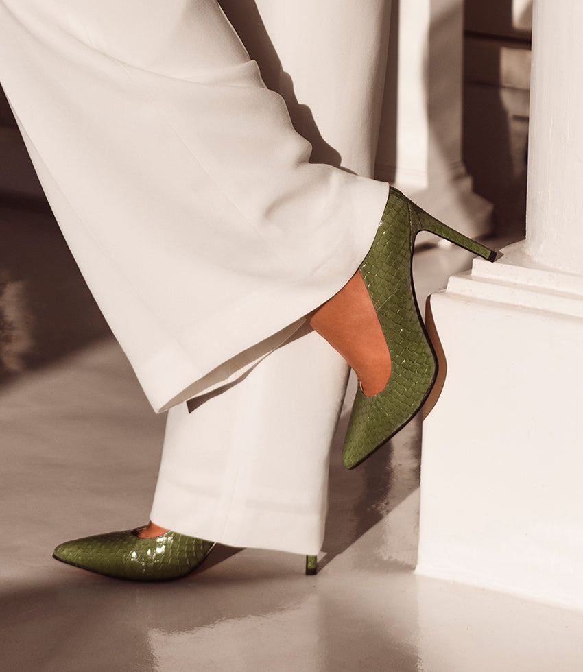 GAGA 100mm Pointed Toe Pump in Green Snake - Edward Meller