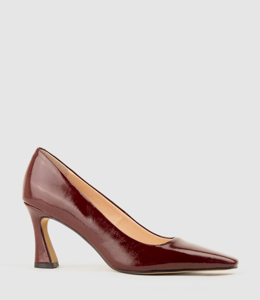 AVARI75 Chiselled Pump in Black Cherry Crinkle Patent - Edward Meller