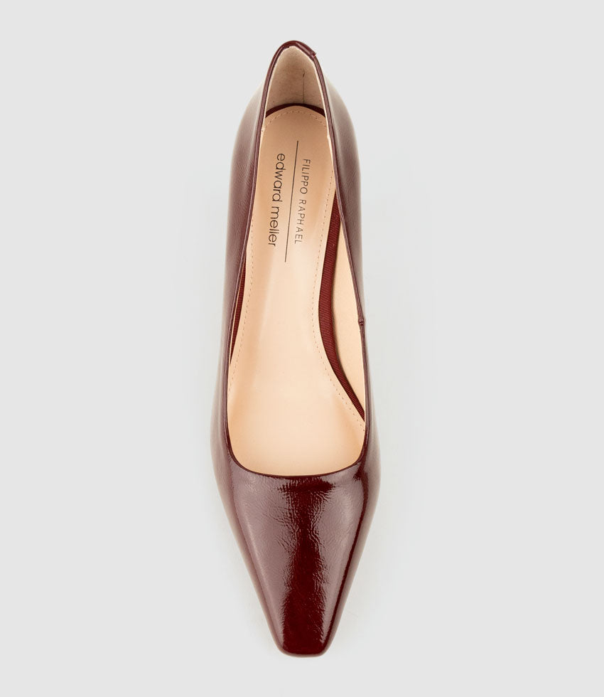 AVARI75 Chiselled Pump in Black Cherry Crinkle Patent - Edward Meller