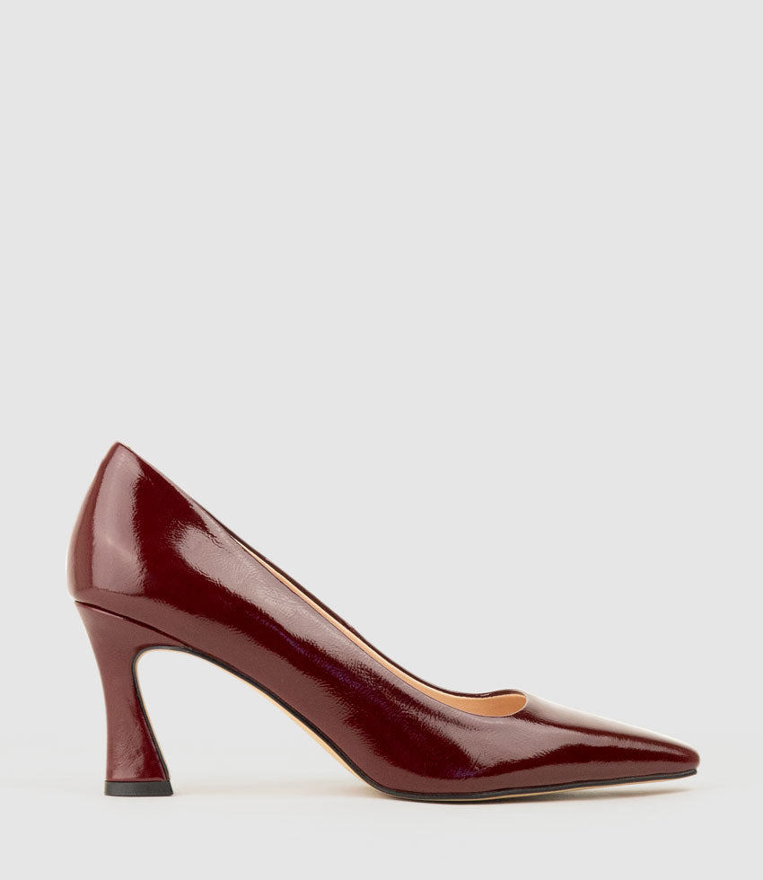 AVARI75 Chiselled Pump in Black Cherry Crinkle Patent - Edward Meller