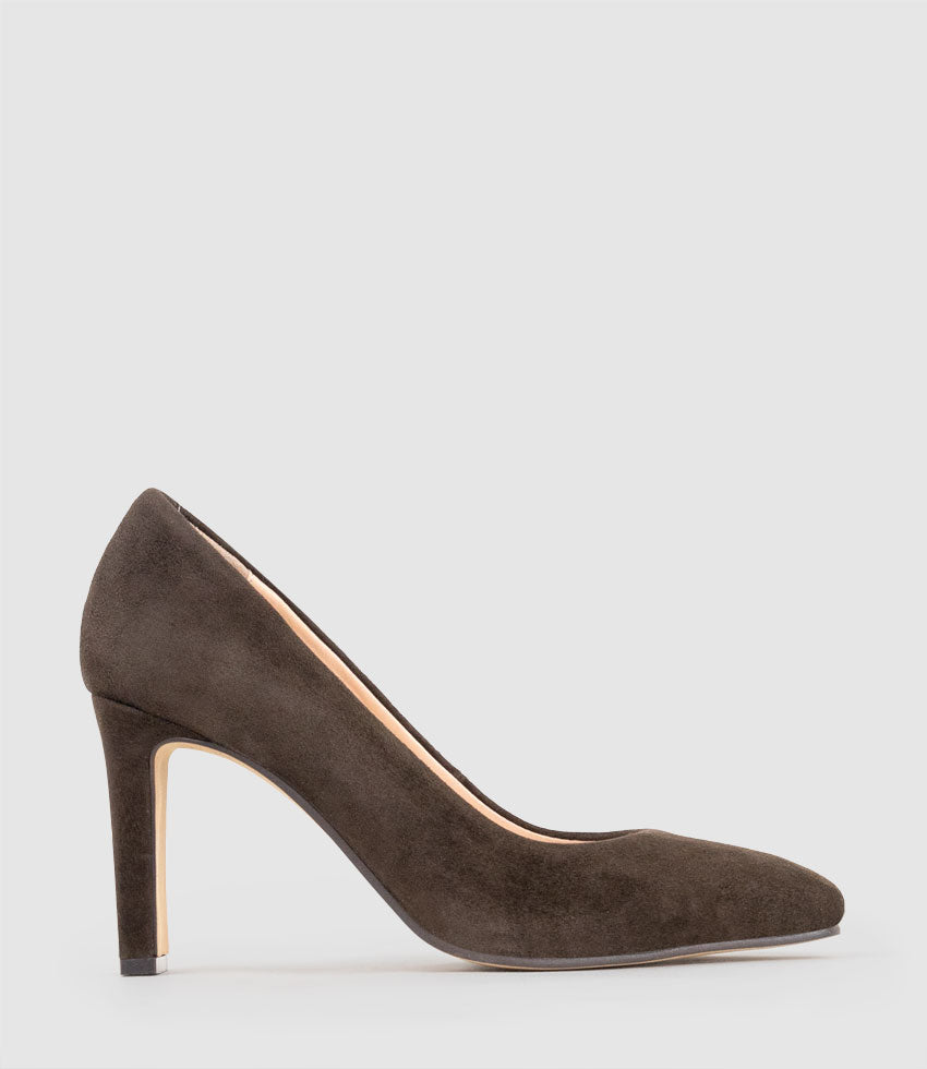 BROOKLYN85 Square Toe Pump in Chocolate Suede - Edward Meller