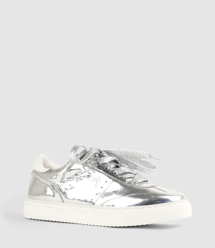 JONES Retro Sneaker in Silver Crack - Edward Meller